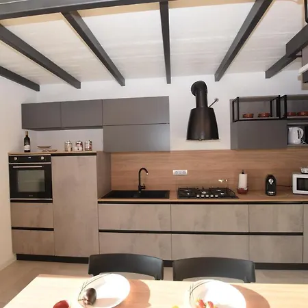 Apartment Casa Silu - Di Colico
